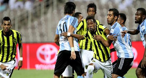 السهلاوي يواصل مطاردة فلاتة.. والنصر يقترب من معادلة الشباب 